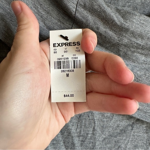 NWT Express Gray Off the Shoulder Long Sleeve Tee Shirt M - Picture 3 of 9